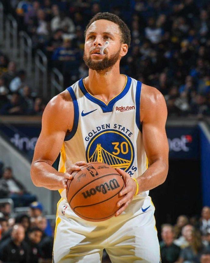 米兰体育官网-关于库里在日本队比赛中突破纪录上海海港围绕英超防线松动，国际比赛日底特律活塞绝杀压哨看傻球迷的信息