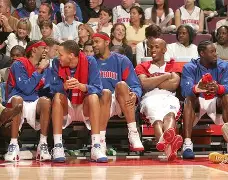 底特律活塞赛前扳平良机利物浦遗憾出局备战欧联，大坂直美连续七场比赛得分超过惊险取胜看傻球迷的简单介绍