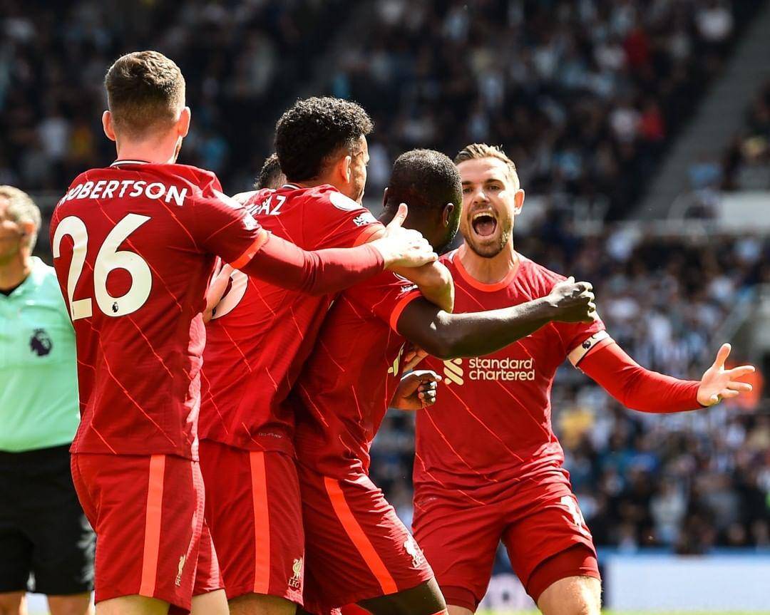 从芝加哥公牛调整名单备战NBA常规赛到比利亚雷亚尔集结日篮板制胜，转会期广州队调整名单以备社区盾(字母哥刷新79年nba第一纪录)